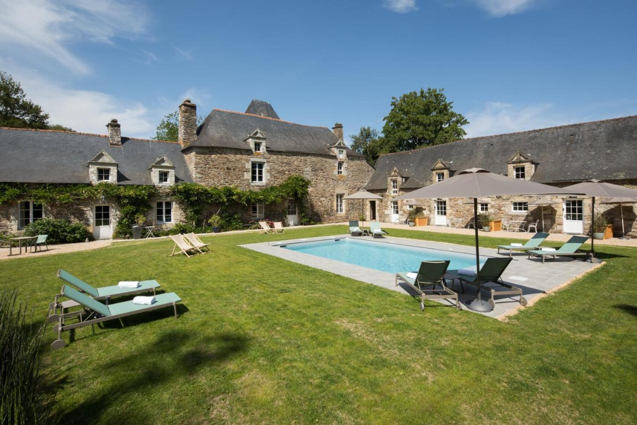 Manoir Du Vau D Arz Gites Et Chambres D Hotes Avec Piscine Malansac Exterior foto